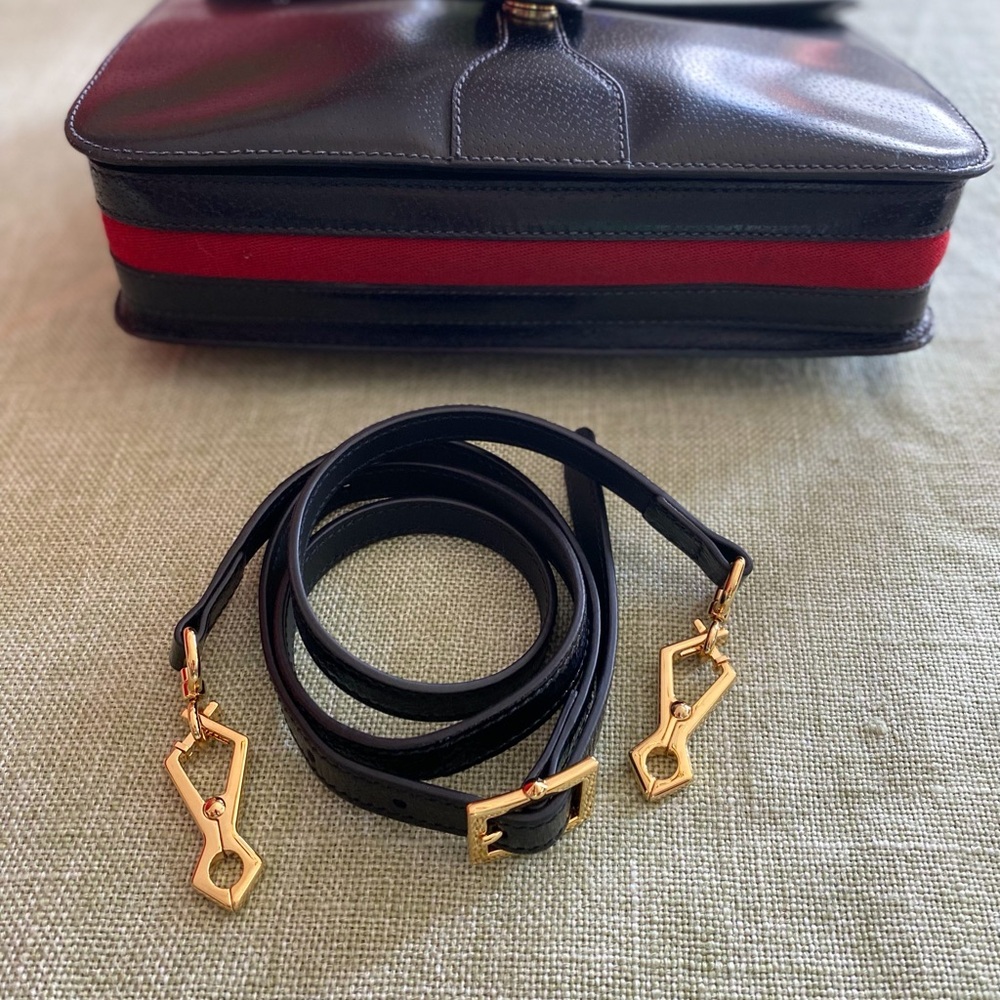 Gucci Sherry Line Black Crossbody Bag with Gold Clasp - Picture 10 of 16